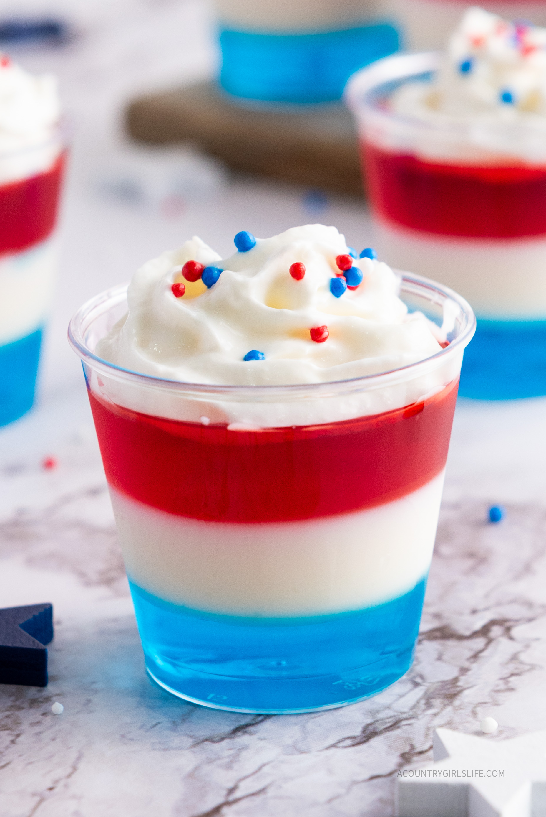Red White & Blue Jello Shots {SO PATRIOTIC!} A Country Girl's Life